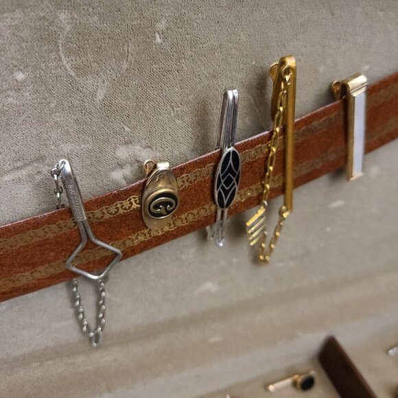 Vintage Brown with Gold Trim Swank Men's Jewelry Box with Mens Jewelry - Picture 4 of 16